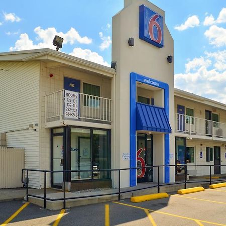 Motel 6 Boston South - Брейнтри Экстерьер фото