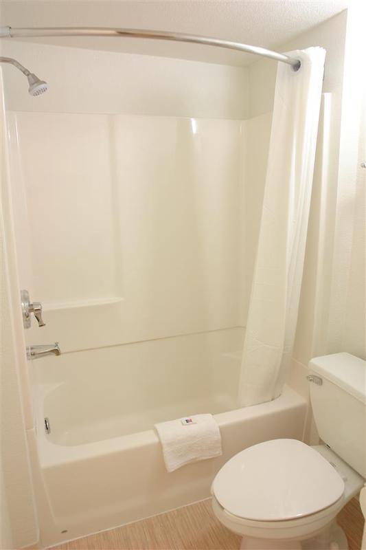 Motel 6 Boston South - Брейнтри Номер фото